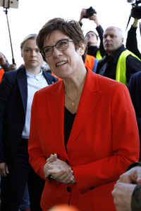 Bundeswehr transportiert Schutzmasken von China nach Leipzig