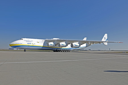 Bundeswehr transportiert Schutzmasken von China nach Leipzig