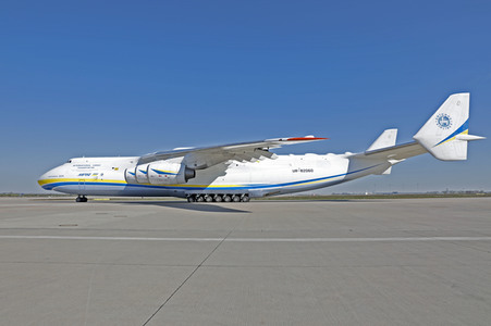 Bundeswehr transportiert Schutzmasken von China nach Leipzig