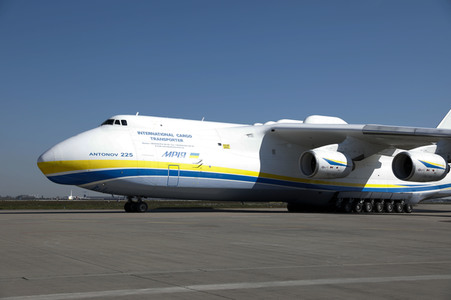 Bundeswehr transportiert Schutzmasken von China nach Leipzig