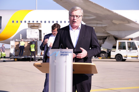 Ankunft von Corona-Schutzmaterialien aus China in Hannover