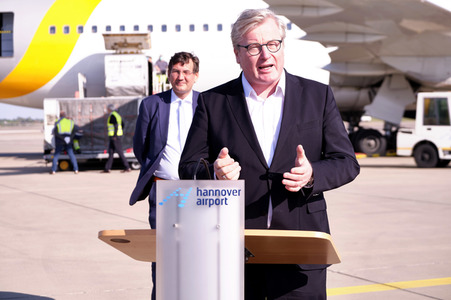 Ankunft von Corona-Schutzmaterialien aus China in Hannover