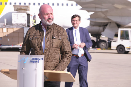 Ankunft von Corona-Schutzmaterialien aus China in Hannover