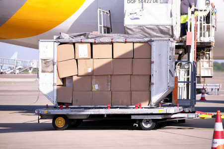 Ankunft von Corona-Schutzmaterialien aus China in Hannover