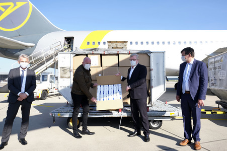Ankunft von Corona-Schutzmaterialien aus China in Hannover