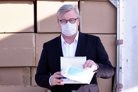 Ankunft von Corona-Schutzmaterialien aus China in Hannover