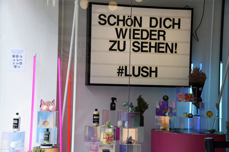 Symbolfoto Ladenöffnungen nach Lockerung der Corona-Beschränkungen