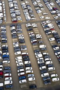 Symbolfoto Neuwagen Auslieferungslager