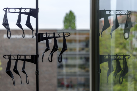 Symbolfoto Mundschutzdesinfektion