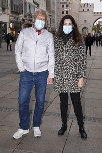 Gerhard Leinauer und Alexandra Polzin beim Shopping in München