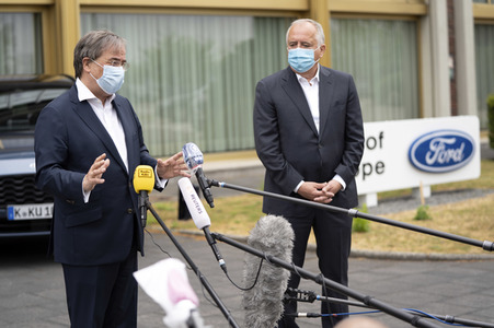 Armin Laschet besucht das Ford-Werk in Köln