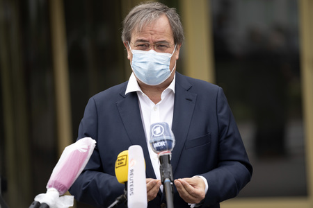 Armin Laschet besucht das Ford-Werk in Köln