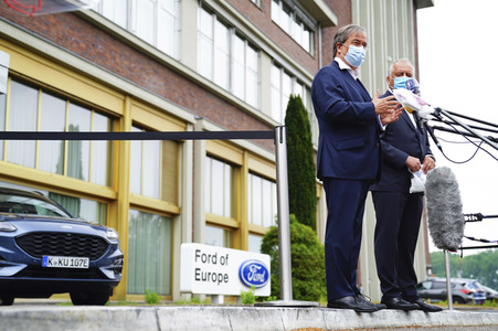 Armin Laschet besucht das Ford-Werk in Köln
