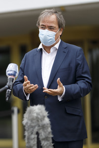 Armin Laschet besucht das Ford-Werk in Köln