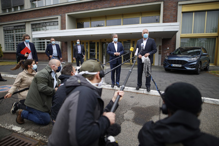 Armin Laschet besucht das Ford-Werk in Köln