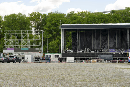 Aufbau für Autokonzerte in Hannover