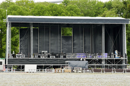 Aufbau für Autokonzerte in Hannover