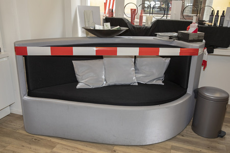 Symbolfoto Öffnung von Friseursalons