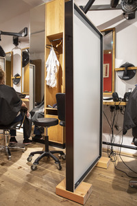 Symbolfoto Öffnung von Friseursalons