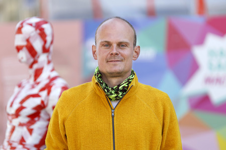 Kunst-Aktion von Dennis Josef Meseg in Köln