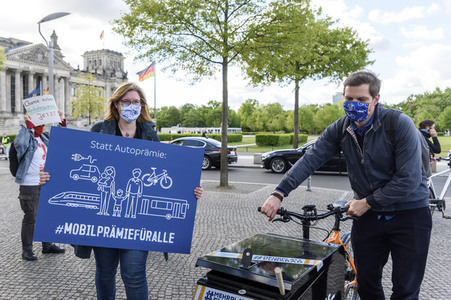 Umwelt-Protest gegen den Autogipfel in Berlin