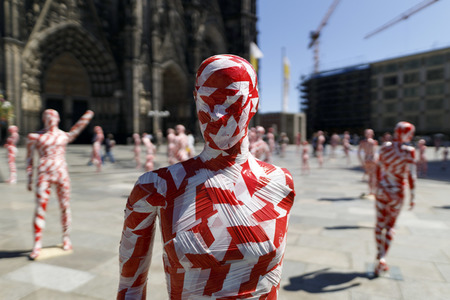 Kunst-Aktion von Dennis Josef Meseg in Köln