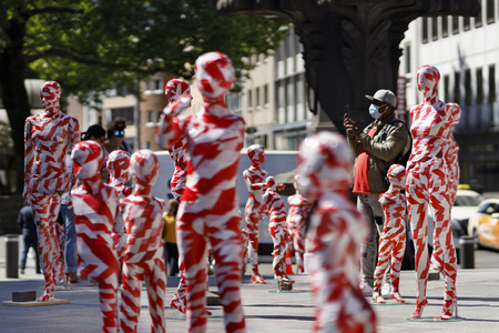 Kunst-Aktion von Dennis Josef Meseg in Köln