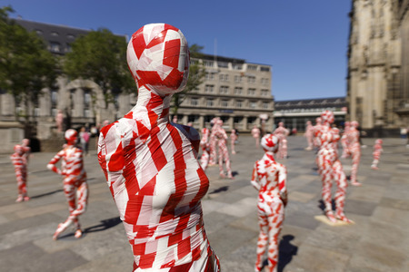 Kunst-Aktion von Dennis Josef Meseg in Köln