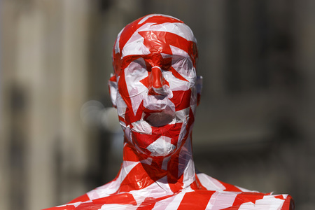 Kunst-Aktion von Dennis Josef Meseg in Köln