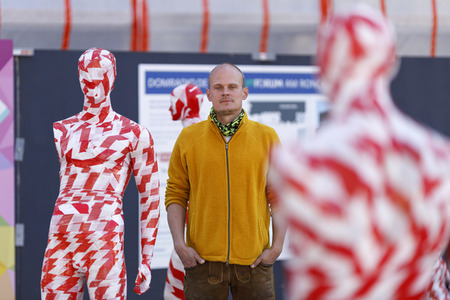 Kunst-Aktion von Dennis Josef Meseg in Köln