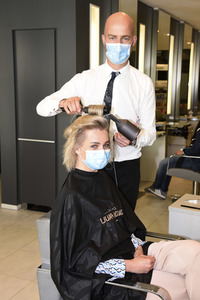 Öffnung vom Friseursalon Pauli in München