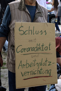 Protest gegen die Einschränkung der Grundrechte in Berlin