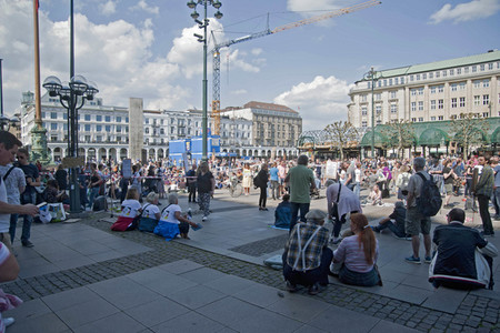 Demo gegen die Einschränkung der Grundrechte in Hamburg
