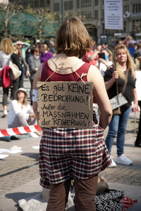 Demo gegen die Einschränkung der Grundrechte in Hamburg