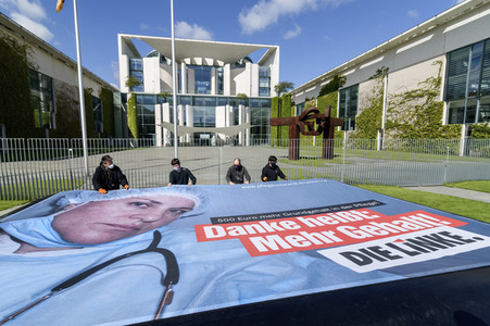 Kundgebung von Die Linke gegen den Pflegenotstand in Berlin