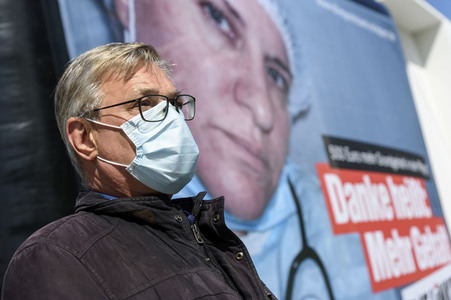 Kundgebung von Die Linke gegen den Pflegenotstand in Berlin