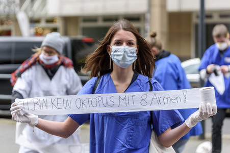 Demonstration vom Aktionsbündnis 'Gesundheit ohne Profite' in Berlin