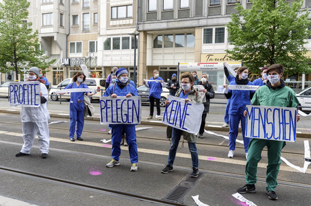 Demonstration vom Aktionsbündnis 'Gesundheit ohne Profite' in Berlin