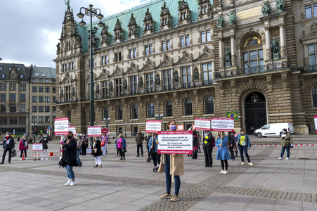 Demonstration der Beautybranche und Tattoostudios in Hamburg