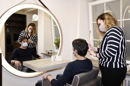 Friseurbesuch von Adrian Can in München