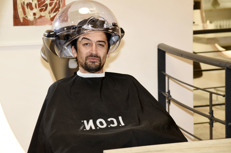 Friseurbesuch von Adrian Can in München