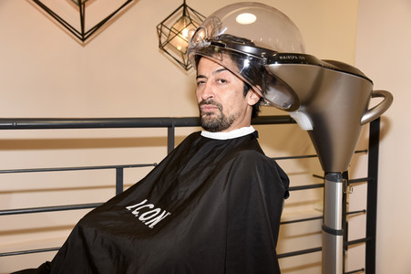 Friseurbesuch von Adrian Can in München