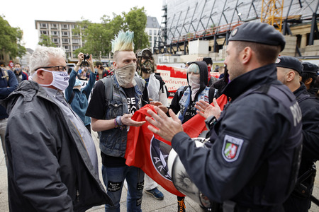 Corona-Demos in Köln