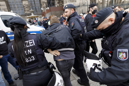 Corona-Demos in Köln