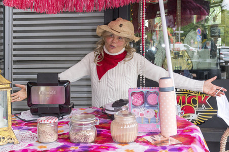 Wiedereröffnung der Rockkneipe 'Zwick St. Pauli' in Hamburg