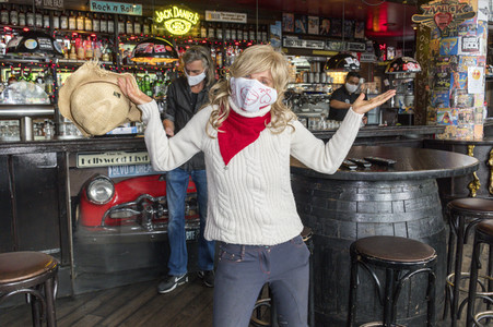 Wiedereröffnung der Rockkneipe 'Zwick St. Pauli' in Hamburg