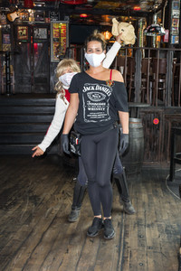 Wiedereröffnung der Rockkneipe 'Zwick St. Pauli' in Hamburg