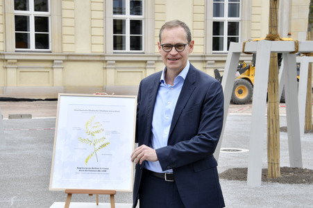 Baumspende für das Umfeld des Humboldt Forums in Berlin