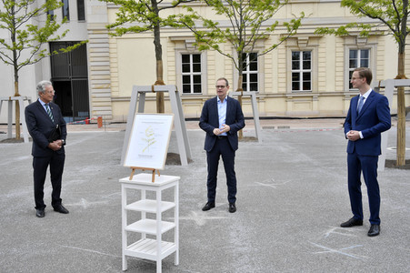Baumspende für das Umfeld des Humboldt Forums in Berlin