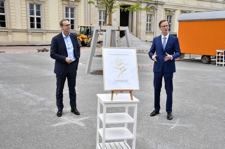 Baumspende für das Umfeld des Humboldt Forums in Berlin